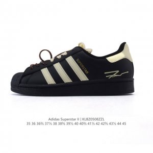 阿迪达斯 Adidas Superstar 2025年新款鞋子 蛇年新款经典贝壳头系列 新款休闲板鞋潮流男女士运动鞋 。鞋面柔软皮革拼接材质 标志性的贝壳鞋头，
