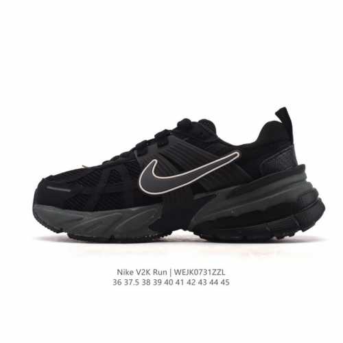 Nike 耐克 V2K Run 减震防滑 复古低帮运动跑步鞋 超火复古跑鞋，采用太空革组合呼吸网眼布鞋面材质，搭载正确4层组合底模，嵌入Tpu加固稳定模块,双层
