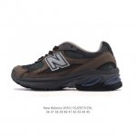 公司级 新百伦 New Balance2010英产做旧鞋款纯色绒运动鞋 厚底增高老爹鞋。此复刻经典鞋款，加入当下大热的户外元素，以曾经篮球鞋款型式样加以打造鞋款