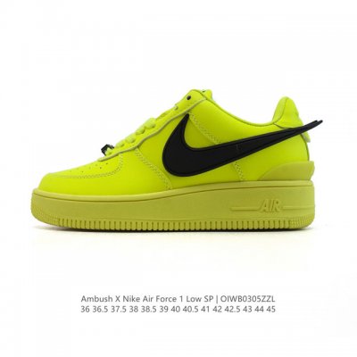 耐克 空军一号 Af1 低帮休闲板鞋 Ambush X Nk Air Force 7 Low Sp 空军一号联名标志性的Swoosh延伸至鞋跟之外，鞋舌和鞋垫上