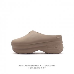 阿迪达斯 Adidas Adifom 夏季沙滩涉水百搭休闲拖凉拖鞋 超厚底增高女鞋包头凉拖鞋。采用超轻95% 注塑 Eva塑料,5%泡沫塑料发泡缓震物料成型鞋底