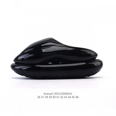 新品公司级 X Vessel拖鞋，夏日新宠！全新设计的X Vessel Noah's Ark拖鞋 沙滩拖鞋，时尚前卫，仿佛踩上了宇宙飞船！亮面鞋身一体化设计，干